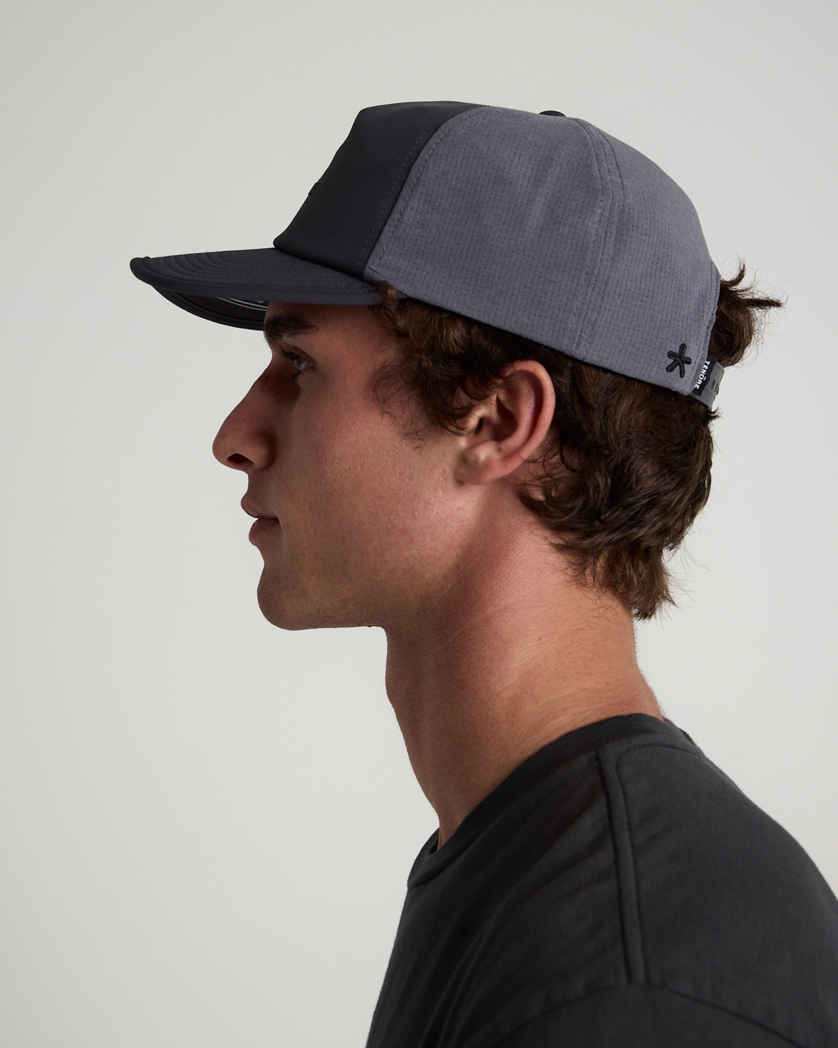 Dissolve Mesh Snapback-TENORE